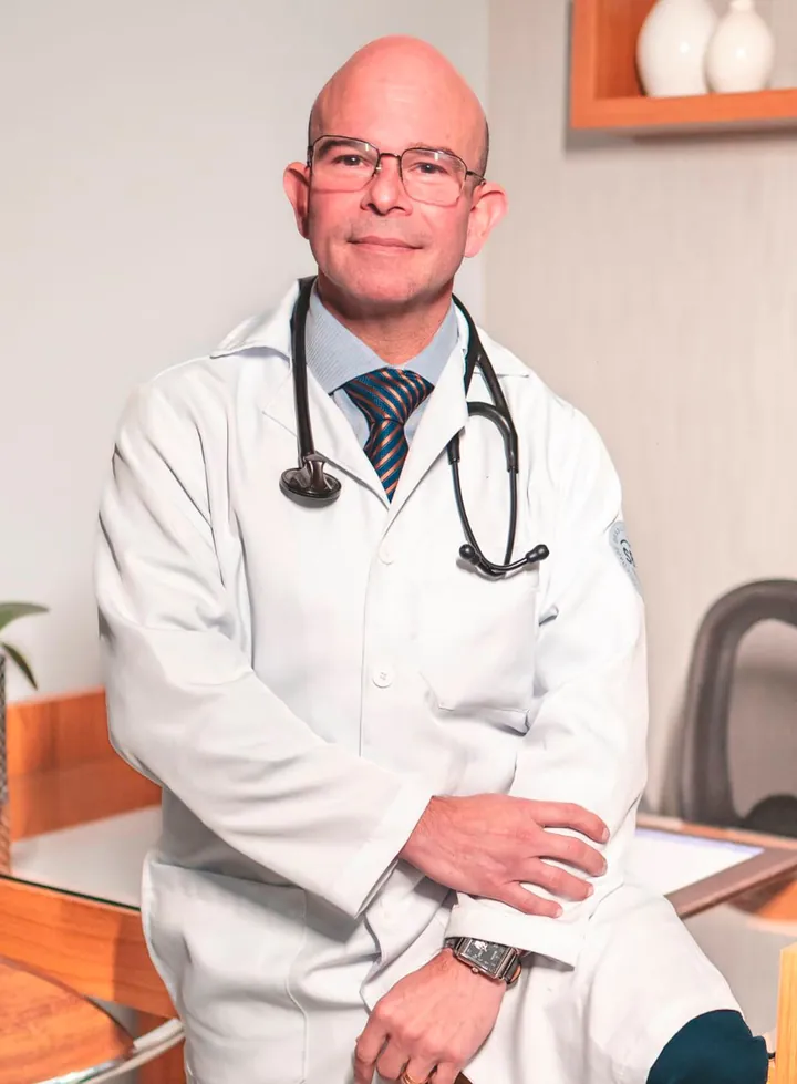 Dr. Leonardo Gonçalves Velasco